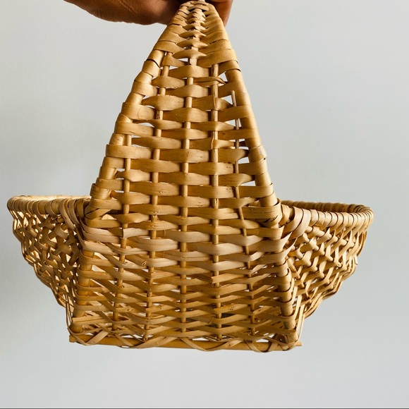 Woven Handmade Rattan Cradle Basket Home Decor - Picture 11 of 14